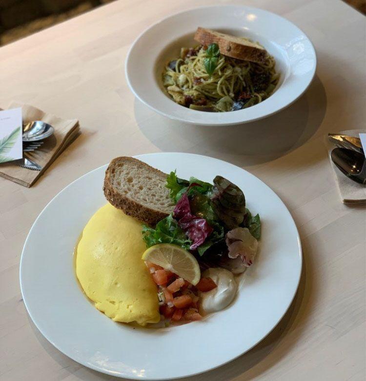 ホンデカフェ、韓国カフェ、ハプチョンカフェ、ブランチカフェ、ブランチ、韓国ブランチ、カフェ、オムレツ、お花カフェ、韓国お花カフェ